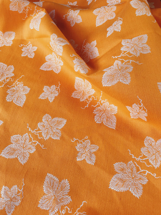 Golden orange ticking with wine leaves. Unused. Spain c.1950 - 0.84 meters