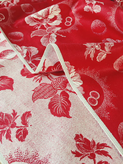 Ticking in cherry red. Unused. Spain c.1950 - 0.5 meters