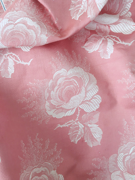Ticking with big flowers in pale pink. Unused. Spain c.1950 - 3.5 meters