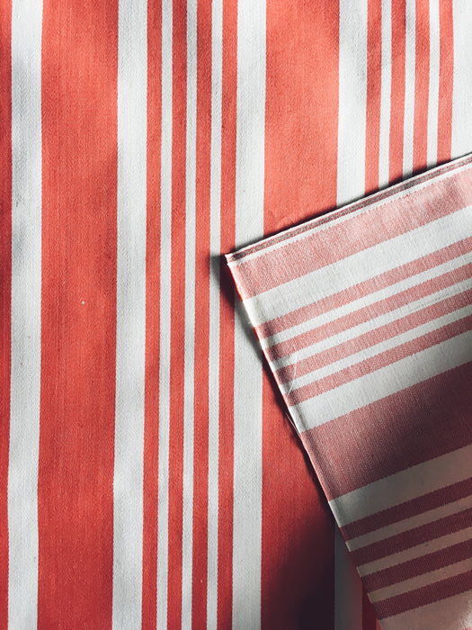 Striped ticking in salmon red and white. Unused. Spain c.1950 - 3.5 meters