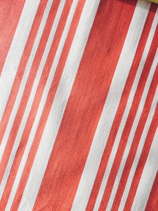 Striped ticking in salmon red and white. Unused. Spain c.1950 - 3.5 meters
