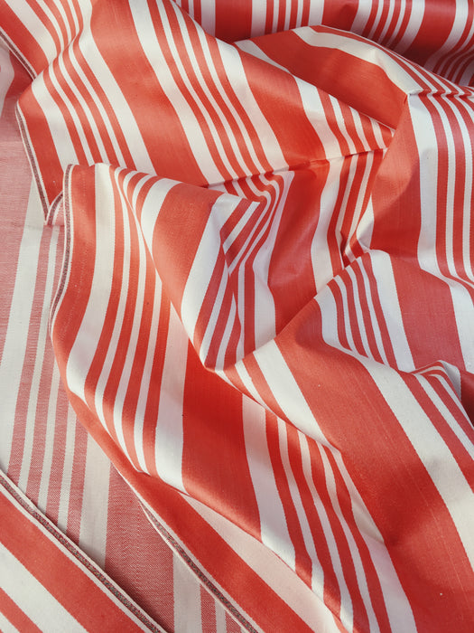 Striped ticking in salmon red and white. Unused. Spain c.1950 - 3.5 meters
