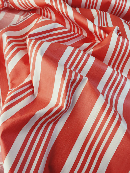 Striped ticking in salmon red and white. Unused. Spain c.1950 - 3.5 meters