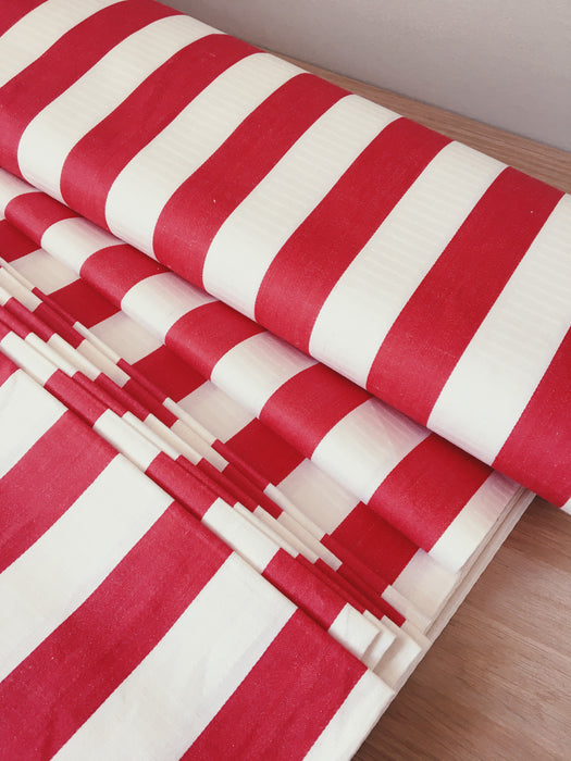White and red wide stripes ticking. Unused. Spain around 1950 - Per meter (11 m avail.)