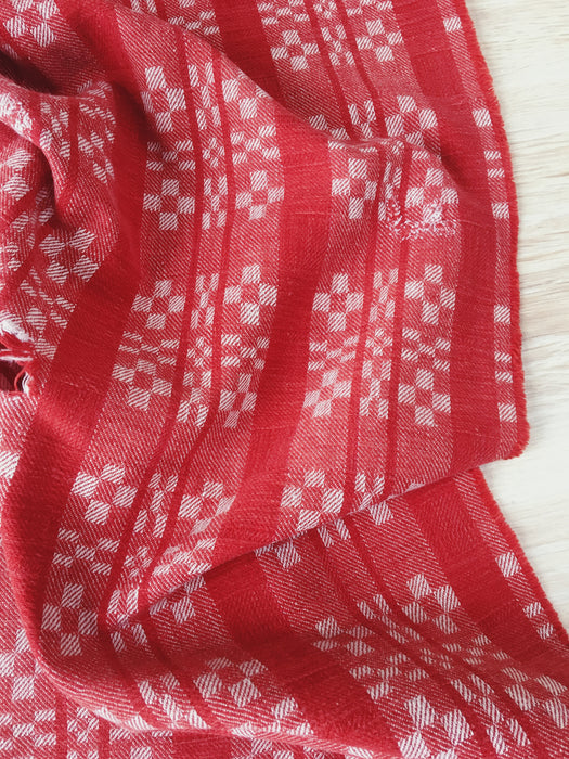 Handwoven checked ticking in red and white. Very rare. Spain. Early 1900s - 92×220 cm