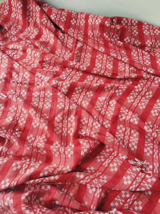 Handwoven checked ticking in red and white. Very rare. Spain. Early 1900s - 92×220 cm