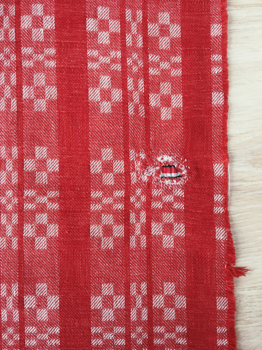 Handwoven checked ticking in red and white. Very rare. Spain. Early 1900s - 92×220 cm