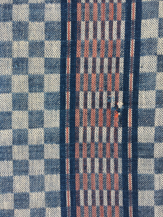 Handwoven checked ticking in dark blue. Very rare. Spain. Early 1900s - 120×188 cm