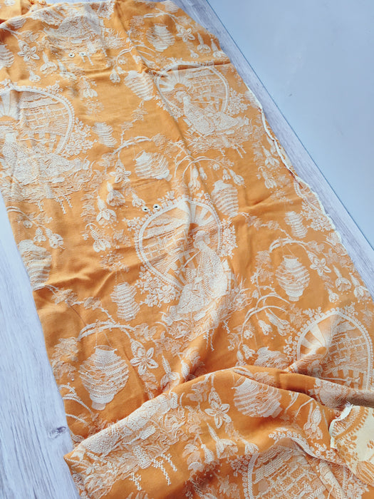 Chinoiserie ticking in golden yellow. Spain c.1920 - 90×76 cm 