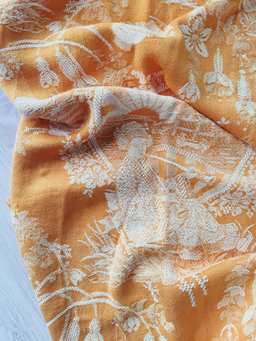 Chinoiserie ticking in golden yellow. Spain c.1920 - 90×76 cm 