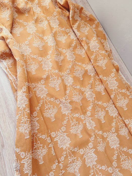 Earth yellow ticking with small flower baskets. Spain c.1950 - Lot of 3 pieces