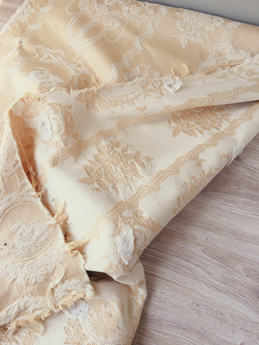 Light yellow ticking with swans. Spain c.1950 - 130×150 cm