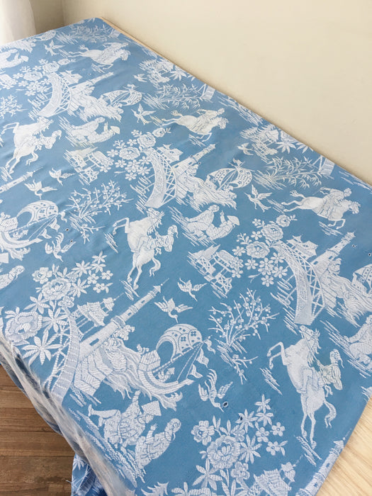 Chinoiserie ticking in light blue. Spain c.1950 - 152×160 cm