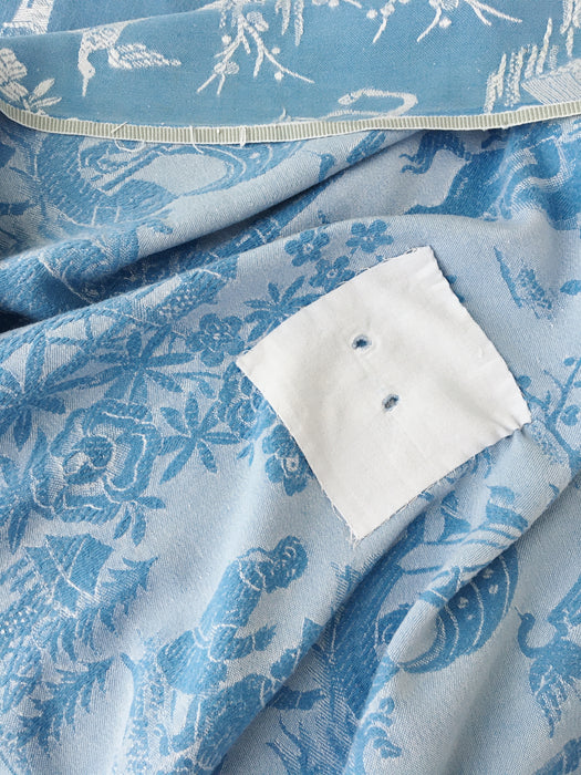 Chinoiserie ticking in light blue. Spain c.1950 - 152×160 cm