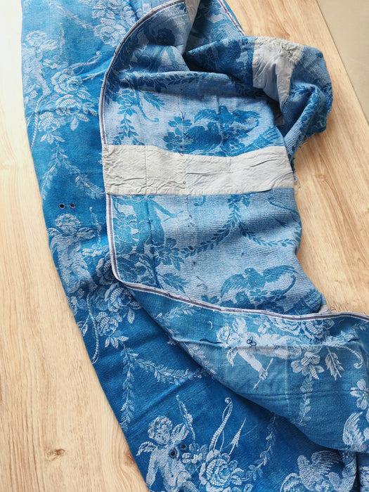 Cerulean blue ticking with cute cupids. Spain c.1920 - 115×74 cm 