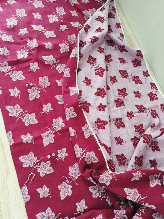 Burgundy ticking with vine leaves. Spain c.1950 - 120×136 cm