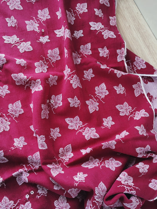 Burgundy ticking with vine leaves. Spain c.1950 - 120×136 cm