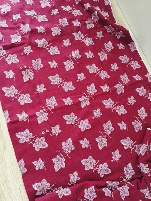 Burgundy ticking with vine leaves. Spain c.1950 - 120×136 cm