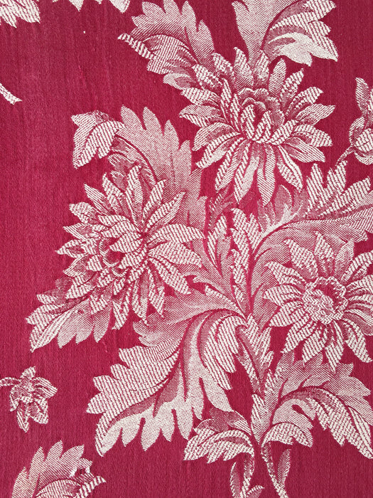 Burgundy ticking with chrysanthemums. Spain c.1930 - Lot of 2 pieces