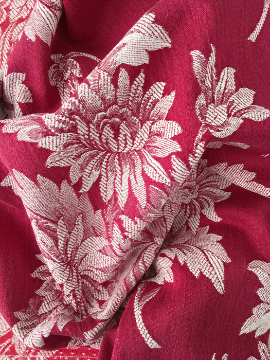 Burgundy ticking with chrysanthemums. Spain c.1930 - Lot of 2 pieces