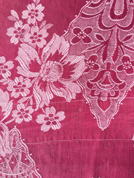 Large flowers in burgundy ticking. Spain c.1950 - 68×118 cm