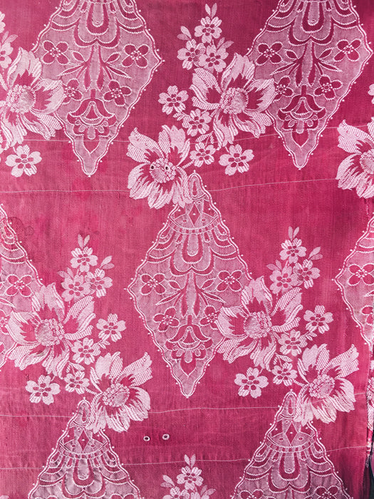Large flowers in burgundy ticking. Spain c.1950 - 68×118 cm