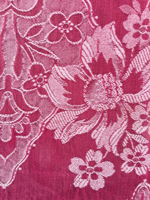 Large flowers in burgundy ticking. Spain c.1950 - 68×118 cm
