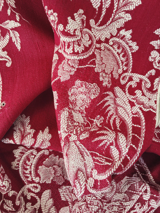Burgundy ticking with ladies and lovers. Spain c.1950 - 145×185 cm