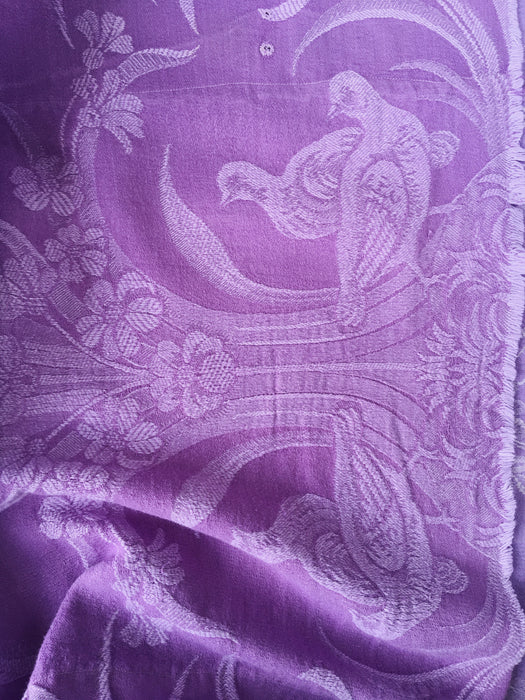 Large peacock in lilac ticking. Spain c.1930 - 154×180 cm