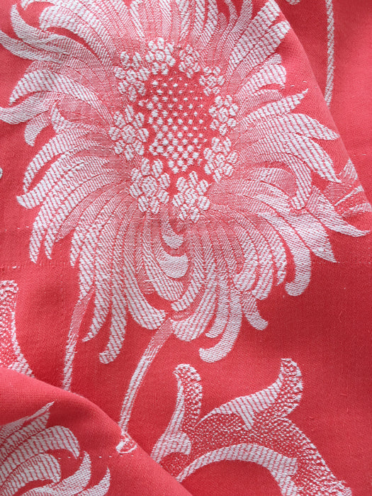 Chrysanthemums in red ticking. Spain c.1950 - 50×104 cm 