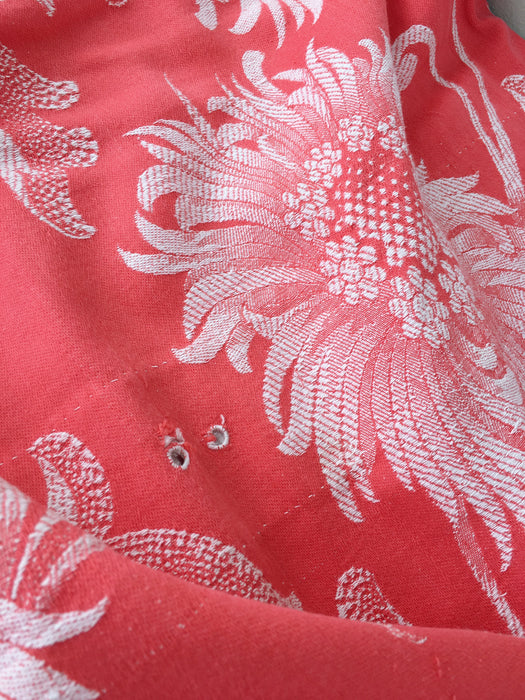 Chrysanthemums in red ticking. Spain c.1950 - 50×104 cm 