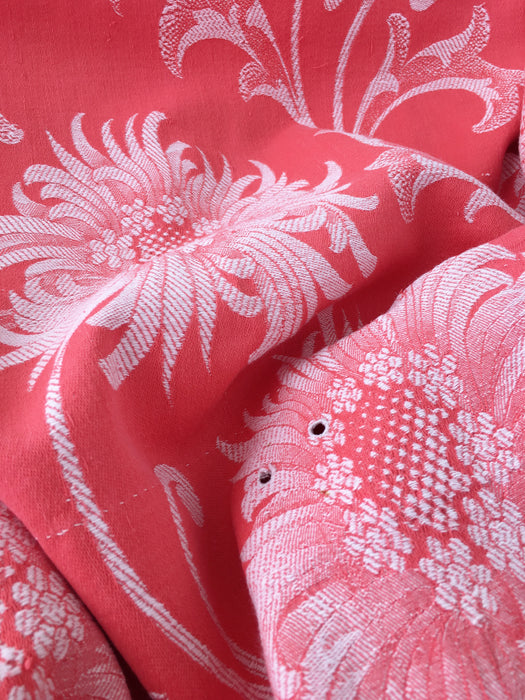 Chrysanthemums in red ticking. Spain c.1950 - 50×104 cm 