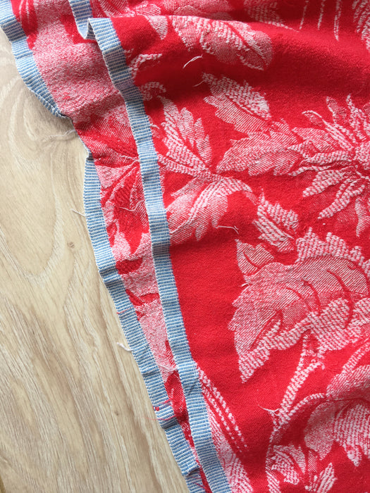 Red ticking with exotic birds. Spain c.1950 - 110×125 cm