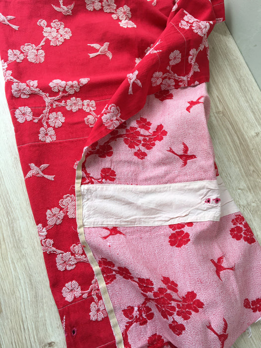 Cherry blossom and swallows in red ticking. Spain c.1900 - Lot of 2 pieces