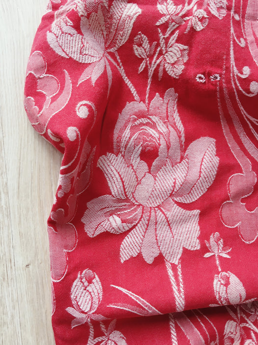 Large flowers in red ticking. Spain c.1940 - 48×172 cm 