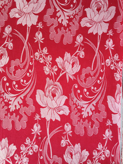 Large flowers in red ticking. Spain c.1940 - 48×172 cm 
