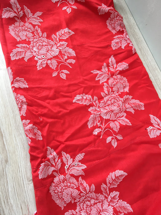 Bouquets of flowers in red ticking. Spain c.1950 - Lot of 2 pieces