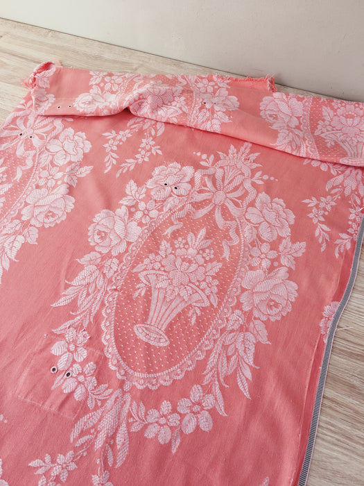 Baskets with flowers in pink ticking. Spain c.1930 - Lot of 2 pieces