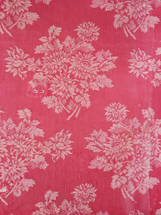 Pink ticking with chrysanthemums. Spain c.1930 - 110×55 cm