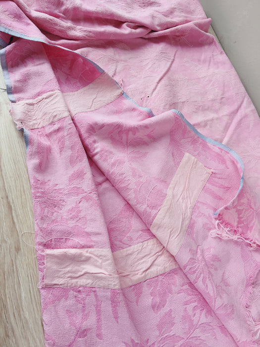 Exotic bird in pink ticking. Spain c.1950 - 68×96 cm