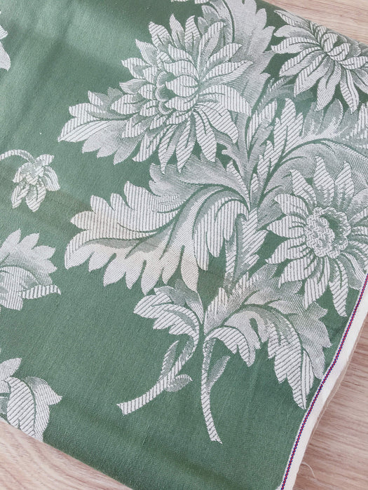Green ticking with chrysanthemums. Spain c.1930 - 140 cm × 1.8 meters (3.6 m avail.)