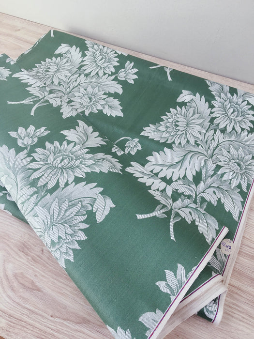 Green ticking with chrysanthemums. Spain c.1930 - 140 cm × 1.8 meters (3.6 m avail.)