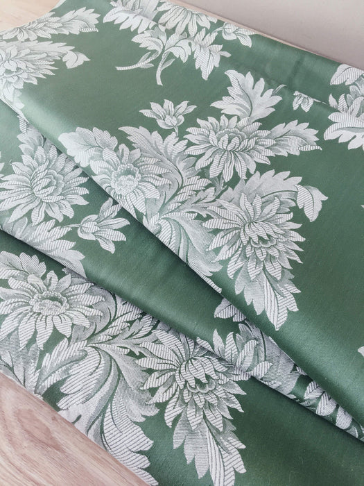 Green ticking with chrysanthemums. Spain c.1930 - 140 cm × 1.8 meters (3.6 m avail.)