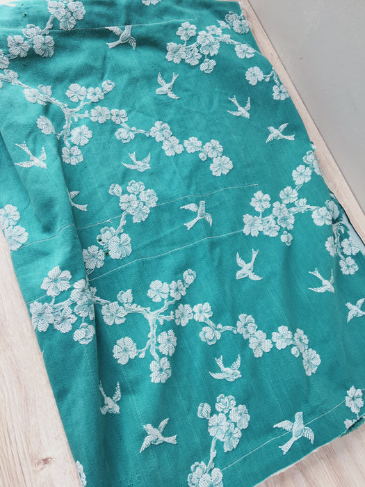 Cherry blossoms and swallows in green ticking. Spain c.1900 - Lot of 2 pieces