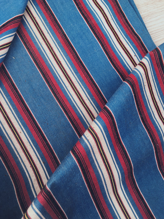 Cover in multicolored blue, red, and white stripes. Finland c.1900 - 114×188 cm 