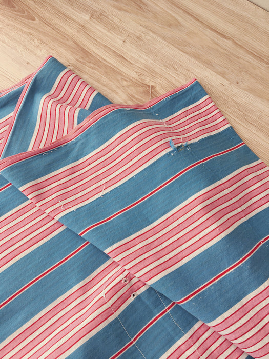 “Four pink stripes and one more” Cheerful ticking fabric. Spain c.1940 - 139×394 cm