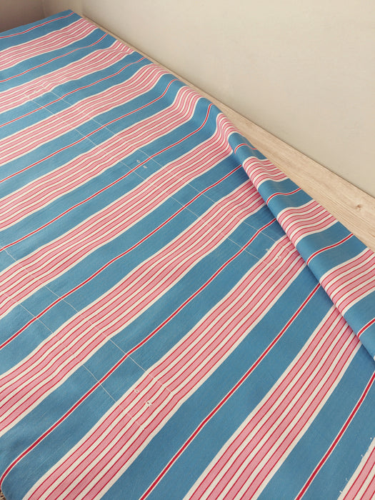 “Four pink stripes and one more” Cheerful ticking fabric. Spain c.1940 - 139×394 cm