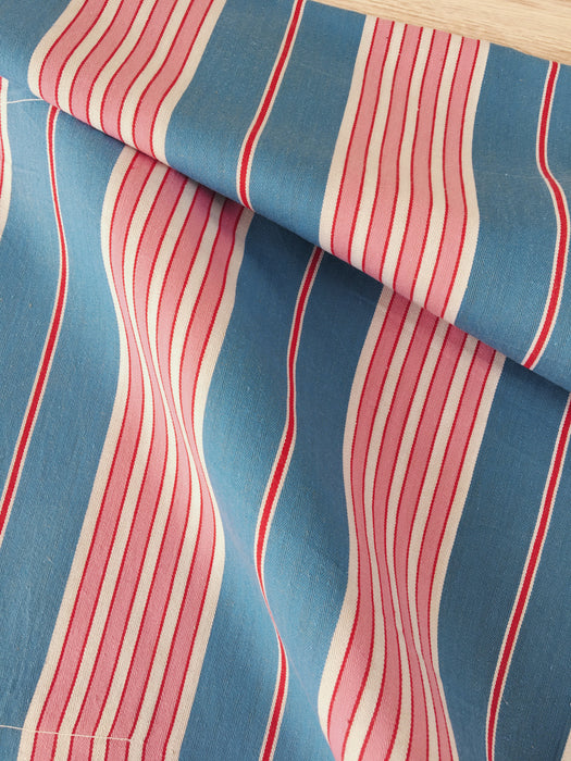“Four pink stripes and one more” Cheerful ticking fabric. Spain c.1940 - 139×394 cm