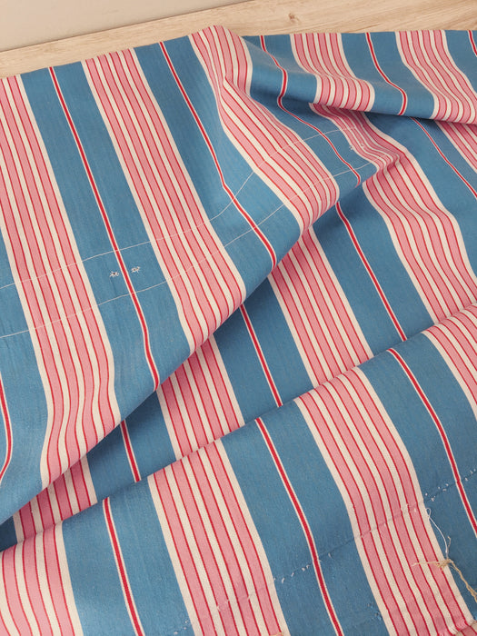 “Four pink stripes and one more” Cheerful ticking fabric. Spain c.1940 - 139×394 cm