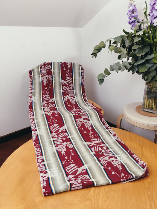 Ticking mix of jacquard and stripes in burgundy and gray. Spain c.1940 - 41×215 cm